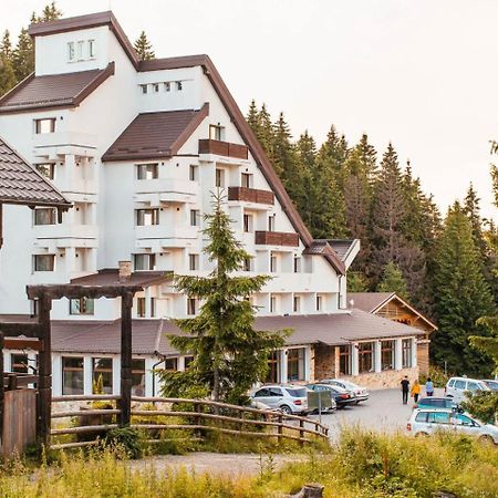 Hotel Alpin Rarau Campulung Moldovenesc Exterior photo